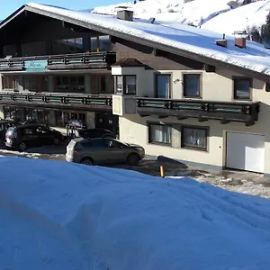 Bed and Breakfast Hotel-pension Flora